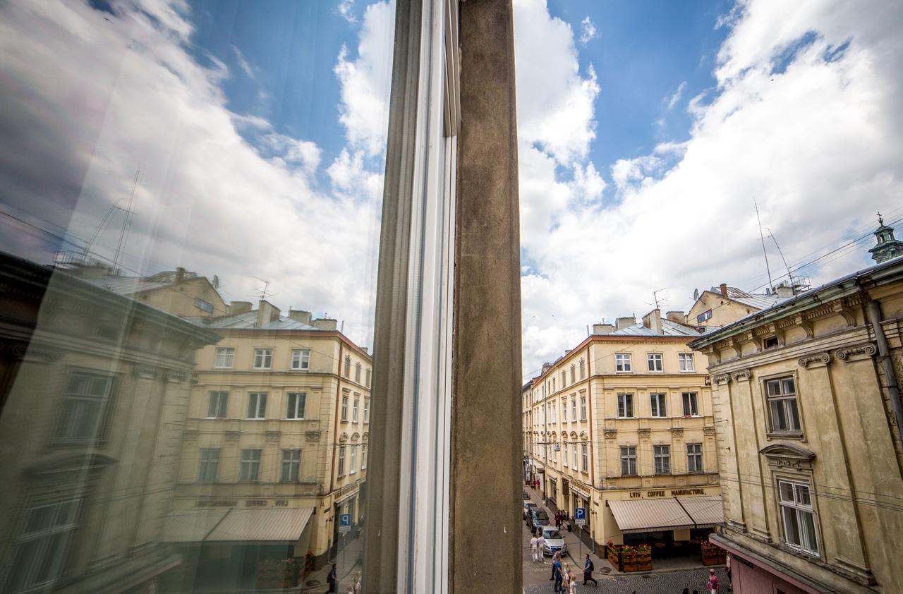 Apart Hotel On Rynok Square Leópolis Exterior foto
